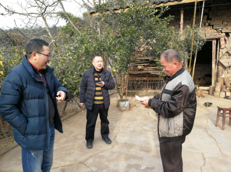 积极回购扶贫鸡 精准帮扶助增收